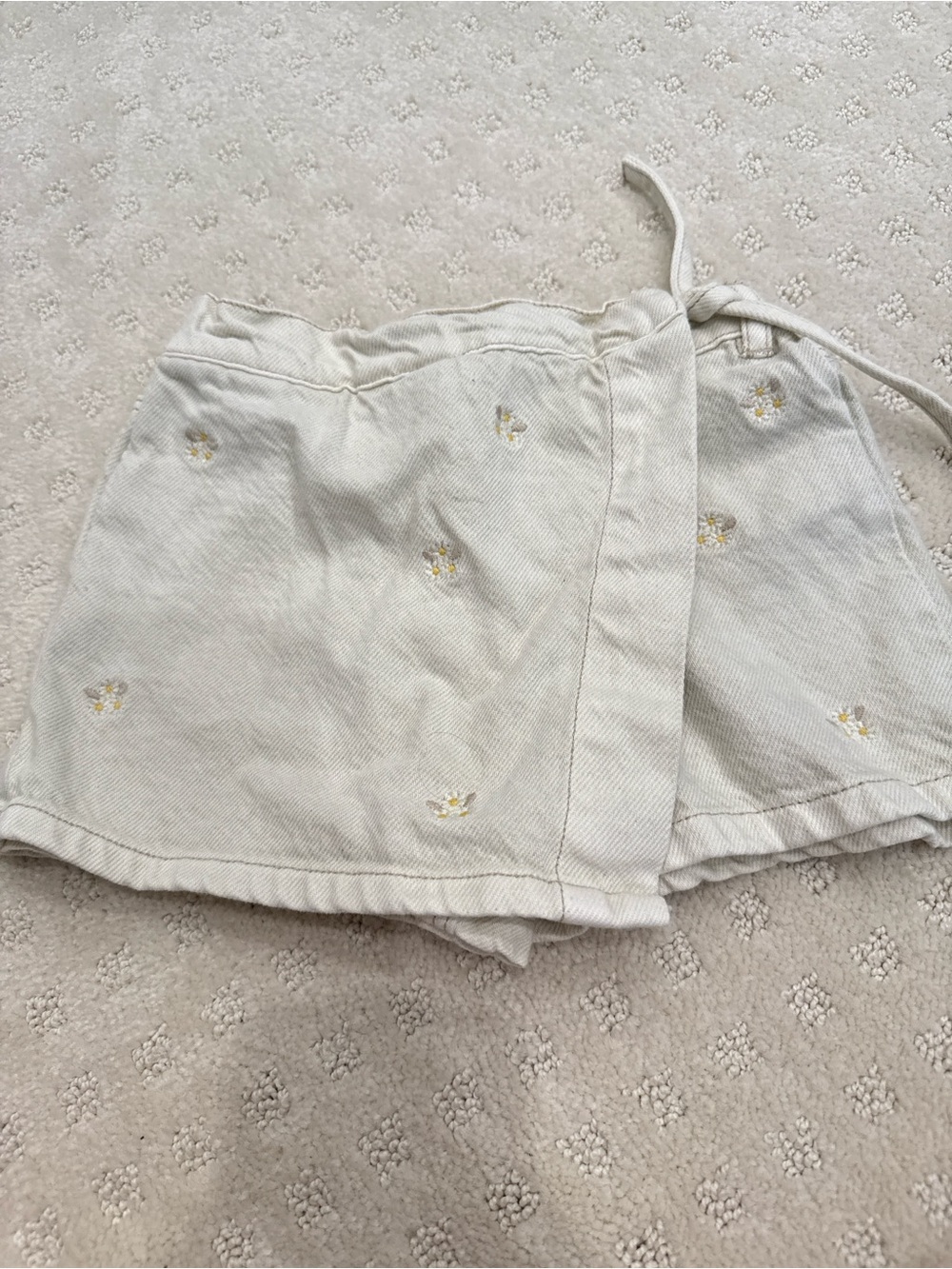 Zara Girls Embroidered Floral Shorts Size 4-5 Years Neutral Pull On